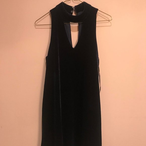 Navy Blue Flowy Keyhole Dress - Picture 1 of 2